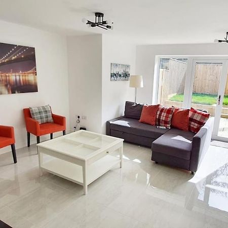 Walnut Flats-F2, 3-Bedroom With Garden & Patio - Ac, Parking, Netflix, Wifi - Close To Oxford, Bicester & Blenheim Palace Zewnętrze zdjęcie