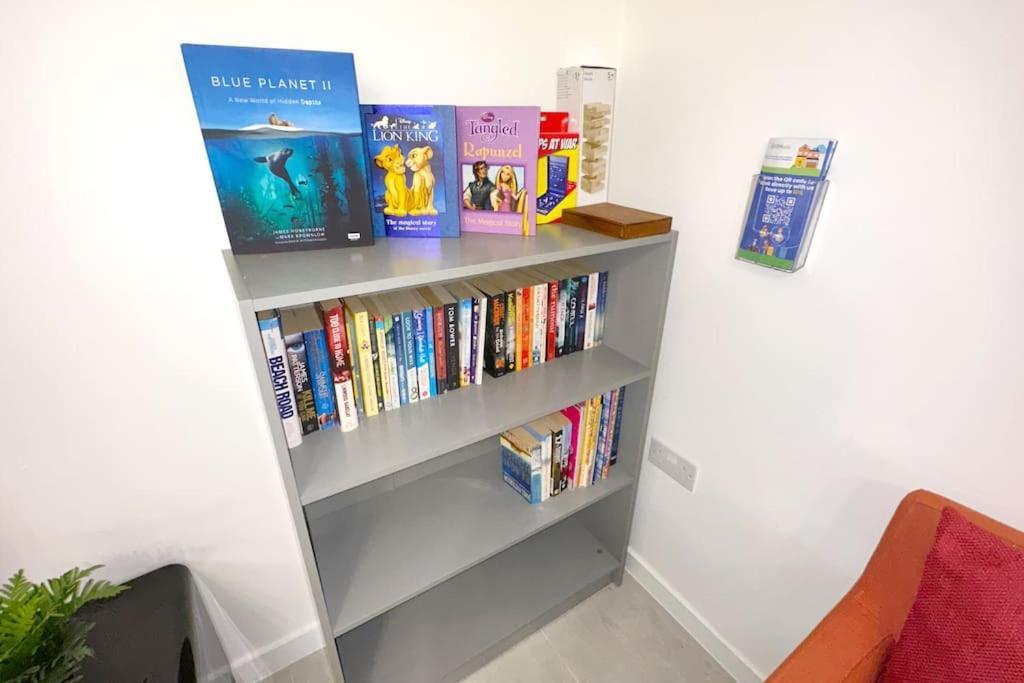 Walnut Flats-F2, 3-Bedroom With Garden & Patio - Ac, Parking, Netflix, Wifi - Close To Oxford, Bicester & Blenheim Palace Zewnętrze zdjęcie